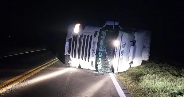 vuelco-camion-ruta-7-laboulaye