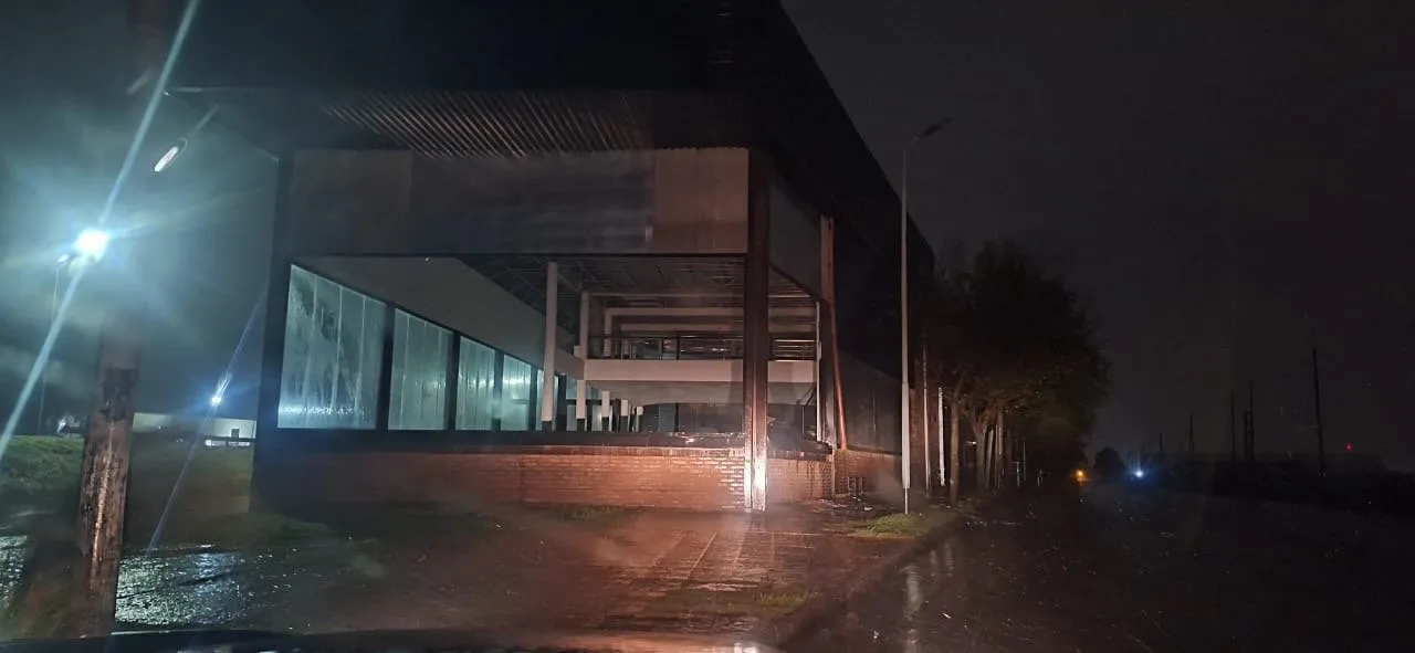 206833_1758971520_597