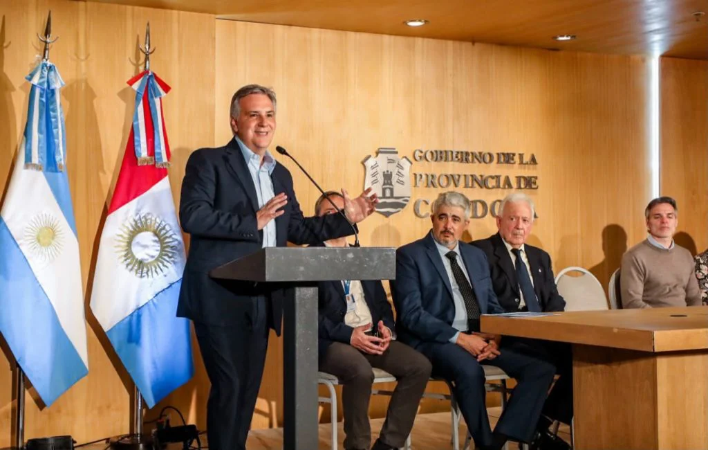 llaryora-salud-1024x650