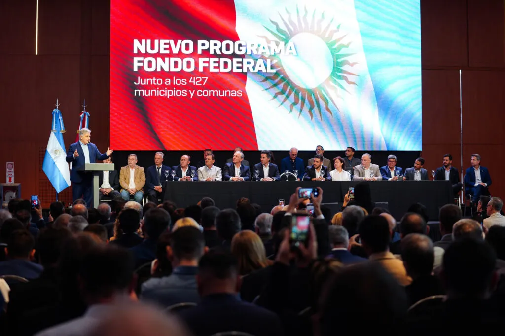 2025-04-29-Acuerdo-Federal-Cordobes-Reunion-con-intendentes-Centro-de-Convenciones-Cordoba-04751-1024x681 (1)